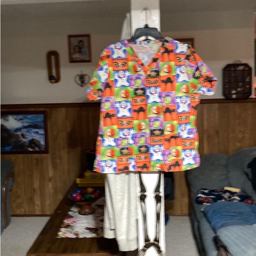 Womens scrub top.  Size med.  Halloween print.